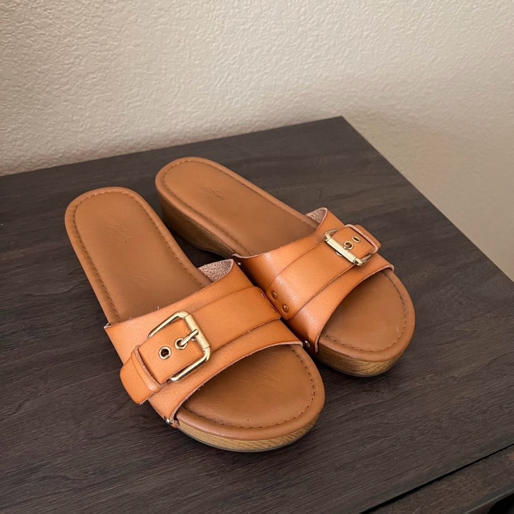 Wild Fable Buckle Strap Sandals in Tan